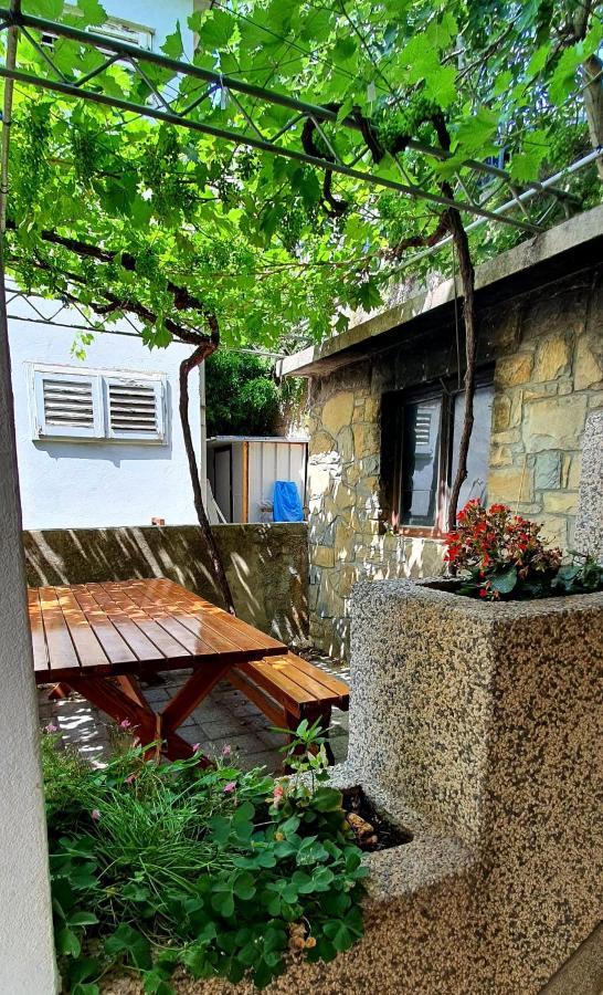 Apartment Mlija Omiš Zewnętrze zdjęcie